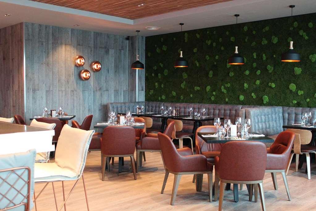 Village Hotel Newcastle Holystone  Ресторан фото