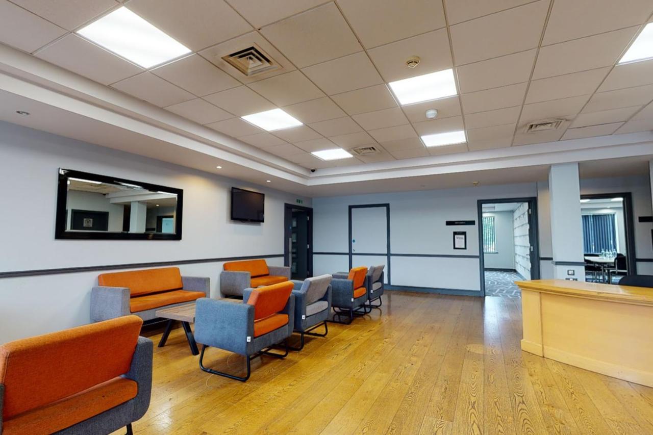 Village Hotel Newcastle Holystone  Екстер'єр фото