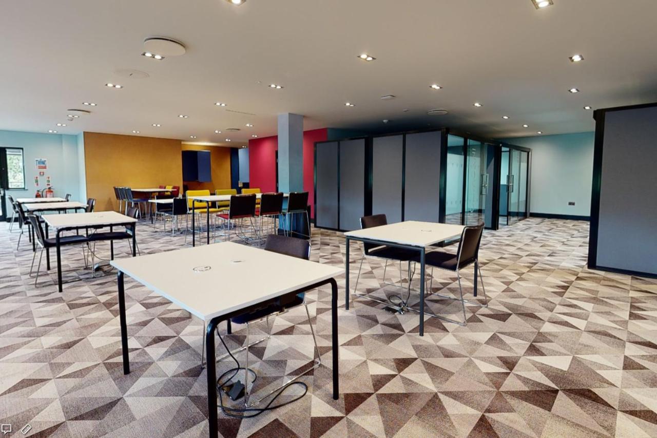 Village Hotel Newcastle Holystone  Екстер'єр фото